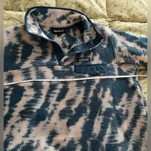 Patagonia Women’s medium fleece pullover